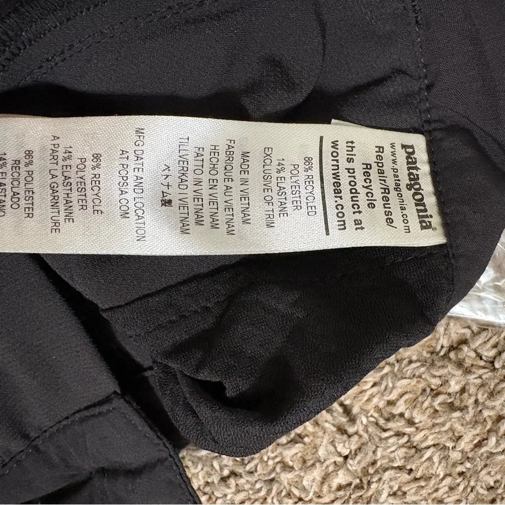 Patagonia Men's Black Joggers - Picture 8 of 8